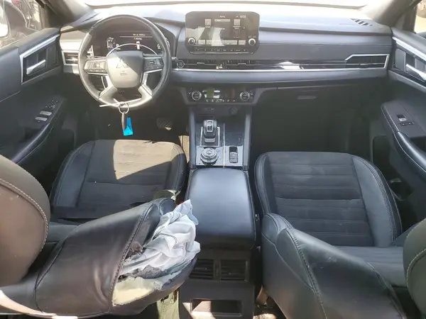 JA4J3UA85PZ035074 2023 MITSUBISHI OUTLANDER - Image 8