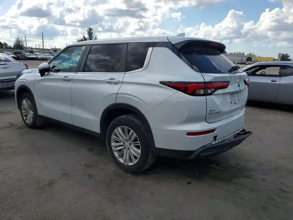 JA4J3UA85RZ011702 2024 MITSUBISHI OUTLANDER - Image 2
