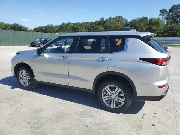 JA4J3UA85RZ024580 2024 MITSUBISHI OUTLANDER - Image 2