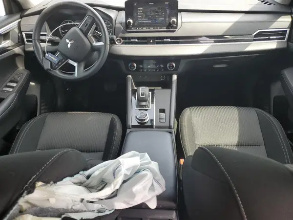 JA4J3UA85RZ028659 2024 MITSUBISHI OUTLANDER - Image 8