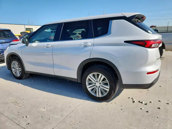JA4J3UA85RZ080874 2024 MITSUBISHI OUTLANDER - Image 2