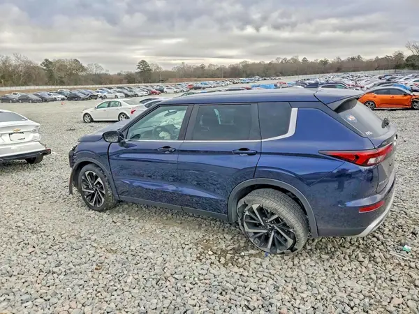 JA4J3UA86PZ024343 2023 MITSUBISHI OUTLANDER - Image 2