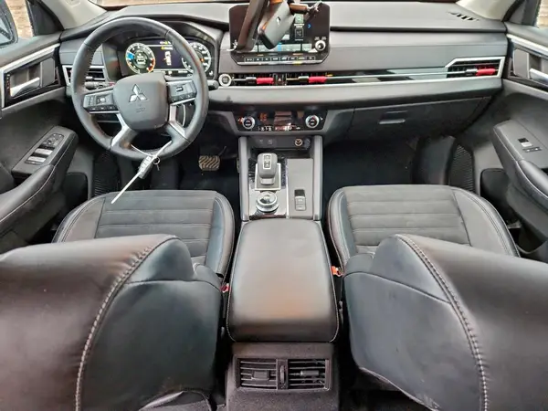 JA4J3UA86PZ056290 2023 MITSUBISHI OUTLANDER - Image 8