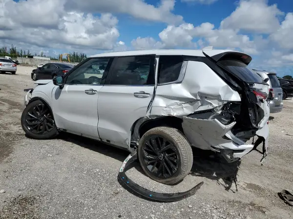 JA4J3UA87NZ076769 2022 MITSUBISHI OUTLANDER - Image 2