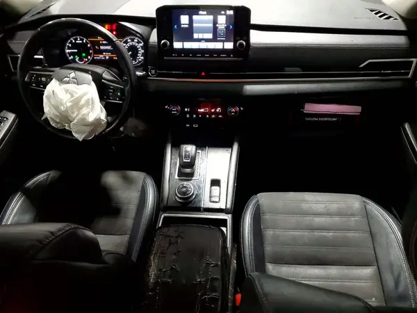 JA4J3UA87PZ038977 2023 MITSUBISHI OUTLANDER - Image 8