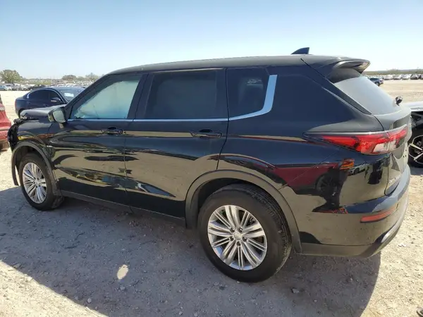 JA4J3UA87RZ063722 2024 MITSUBISHI OUTLANDER - Image 2