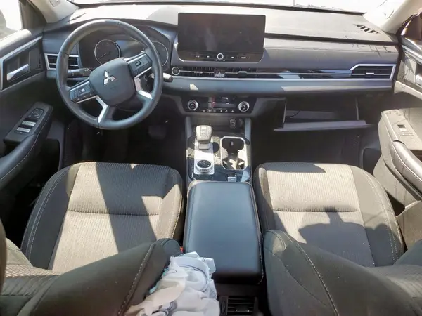 JA4J3UA87SZ021315 2025 MITSUBISHI OUTLANDER - Image 8