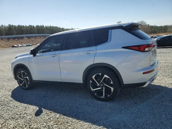 JA4J3UA88NZ068468 2022 MITSUBISHI OUTLANDER - Image 2