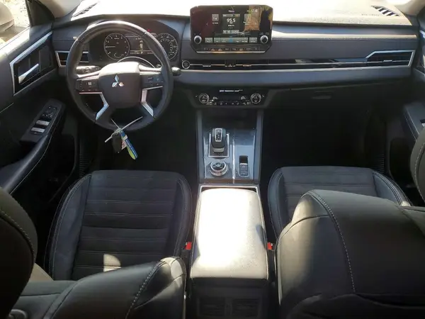 JA4J3UA88PZ026157 2023 MITSUBISHI OUTLANDER - Image 8