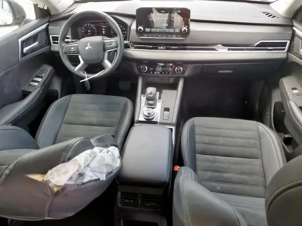 JA4J3UA88PZ056128 2023 MITSUBISHI OUTLANDER - Image 8