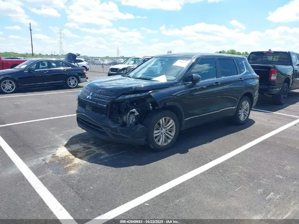 JA4J3UA88RZ028235 2024 MITSUBISHI OUTLANDER - Image 2
