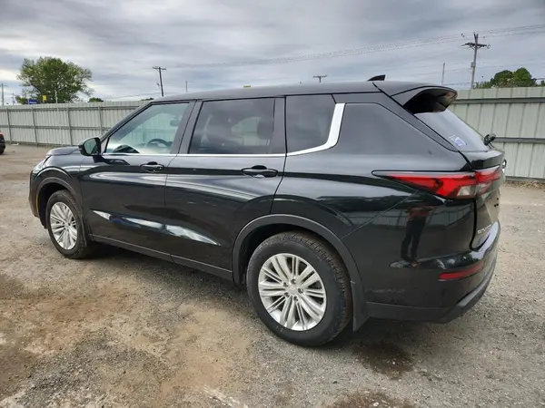 JA4J3UA88RZ067276 2024 MITSUBISHI OUTLANDER - Image 2