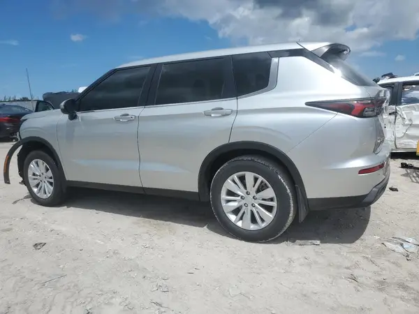 JA4J3UA88SZ024420 2025 MITSUBISHI OUTLANDER - Image 2