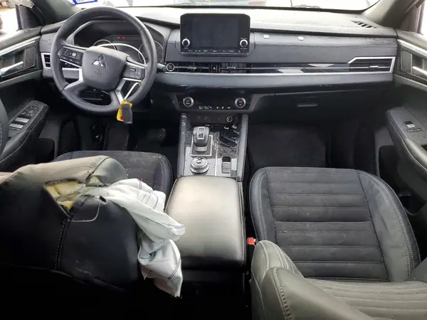 JA4J3UA89NZ078880 2022 MITSUBISHI OUTLANDER - Image 8