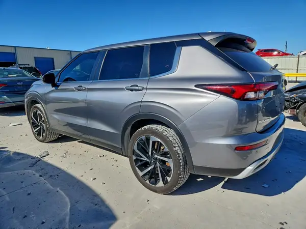 JA4J3UA89NZ091127 2022 MITSUBISHI OUTLANDER - Image 2