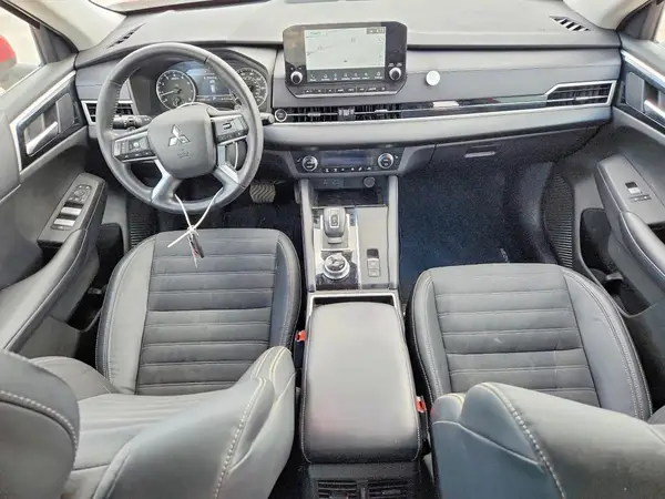 JA4J3UA89PZ025048 2023 MITSUBISHI OUTLANDER - Image 8