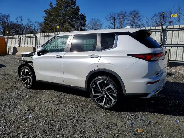 JA4J3UA89PZ025874 2023 MITSUBISHI OUTLANDER - Image 2