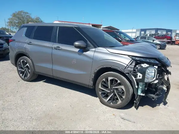 JA4J3UA8XNZ024021 2022 MITSUBISHI OUTLANDER - Image 1