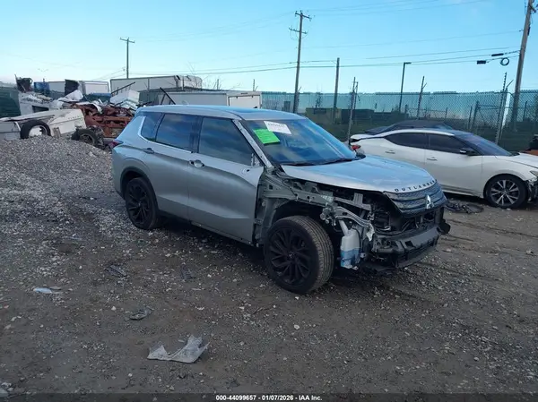 JA4J3UA8XNZ078015 2022 MITSUBISHI OUTLANDER - Image 1