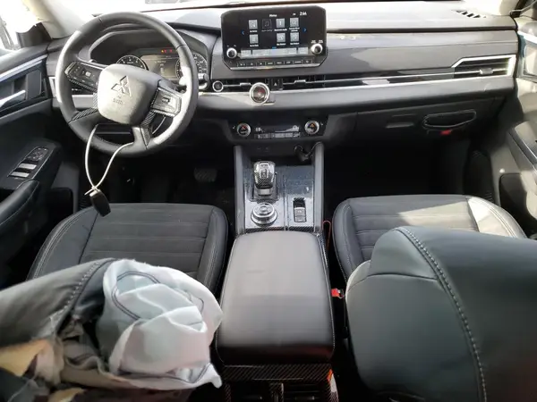 JA4J3UA8XPZ012325 2023 MITSUBISHI OUTLANDER - Image 8