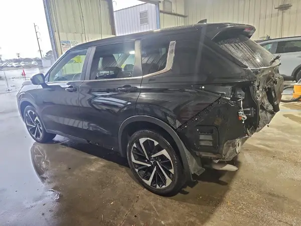 JA4J3UA8XPZ017363 2023 MITSUBISHI OUTLANDER - Image 2