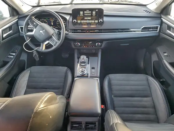 JA4J3UA8XPZ031134 2023 MITSUBISHI OUTLANDER - Image 8