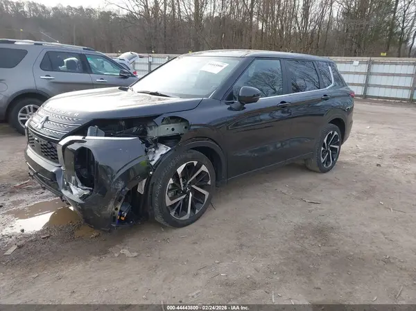 JA4J3UA8XPZ046152 2023 MITSUBISHI OUTLANDER - Image 2