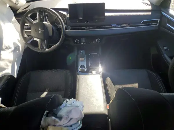 JA4J3UA8XSZ022006 2025 MITSUBISHI OUTLANDER - Image 8