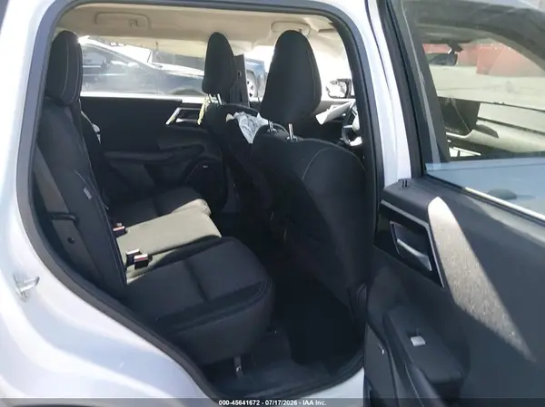 JA4J3UAB5TZ014599 2026 MITSUBISHI OUTLANDER - Image 8