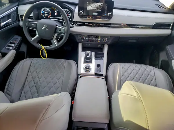 JA4J3VA80PZ025431 2023 MITSUBISHI OUTLANDER - Image 8