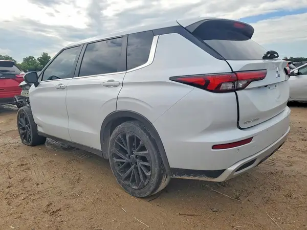 JA4J3VA80RZ004680 2024 MITSUBISHI OUTLANDER - Image 2