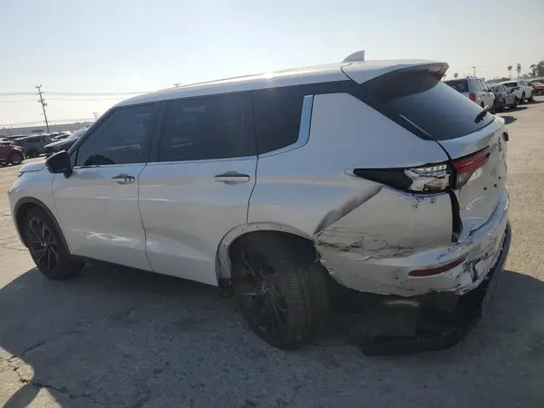 JA4J3VA80RZ077905 2024 MITSUBISHI OUTLANDER - Image 2