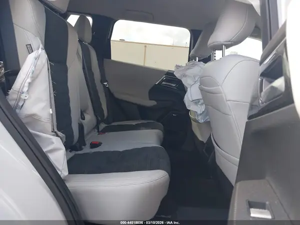 JA4J3VA80SZ024451 2025 MITSUBISHI OUTLANDER - Image 8