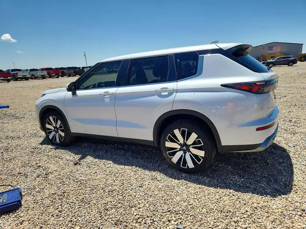 JA4J3VA80SZ053917 2025 MITSUBISHI OUTLANDER - Image 2