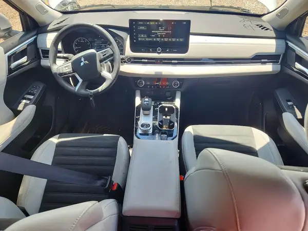 JA4J3VA80SZ053917 2025 MITSUBISHI OUTLANDER - Image 8
