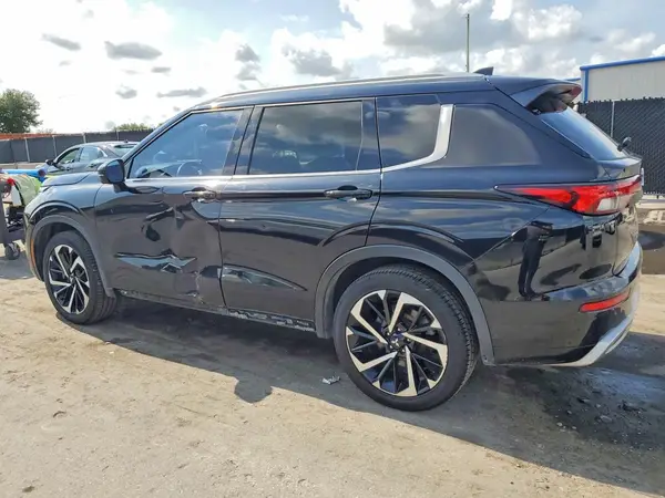 JA4J3VA81NZ017948 2022 MITSUBISHI OUTLANDER - Image 2