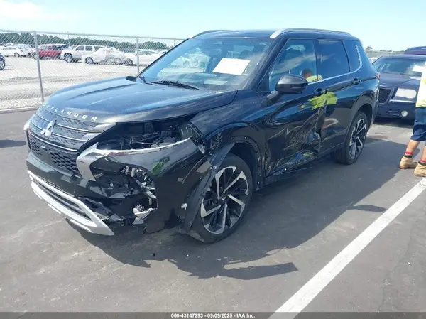 JA4J3VA81NZ047208 2022 MITSUBISHI OUTLANDER - Image 2