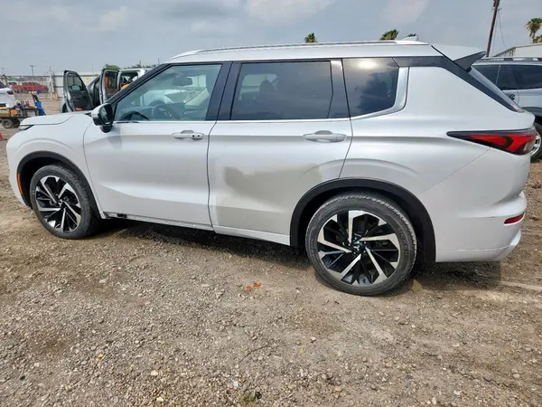 JA4J3VA81NZ060069 2022 MITSUBISHI OUTLANDER - Image 2