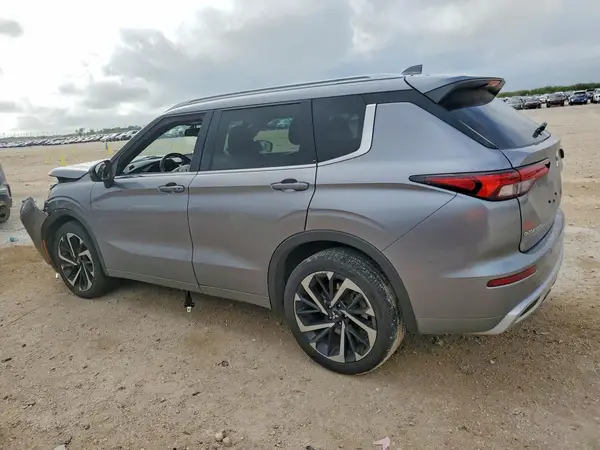 JA4J3VA81NZ091418 2022 MITSUBISHI OUTLANDER - Image 2