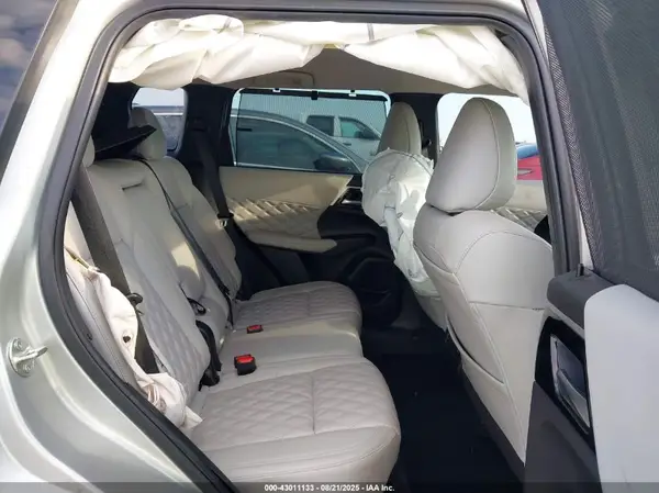 JA4J3VA81PZ031075 2023 MITSUBISHI OUTLANDER - Image 8