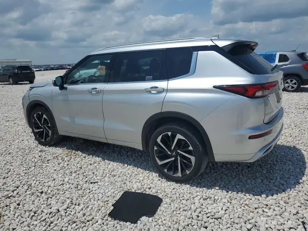 JA4J3VA81PZ043081 2023 MITSUBISHI OUTLANDER - Image 2