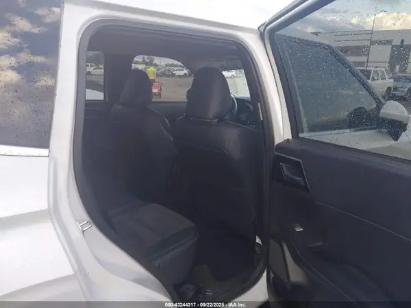 JA4J3VA81RZ009113 2024 MITSUBISHI OUTLANDER - Image 8