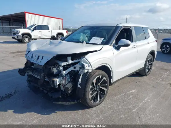 JA4J3VA81RZ025246 2024 MITSUBISHI OUTLANDER - Image 2