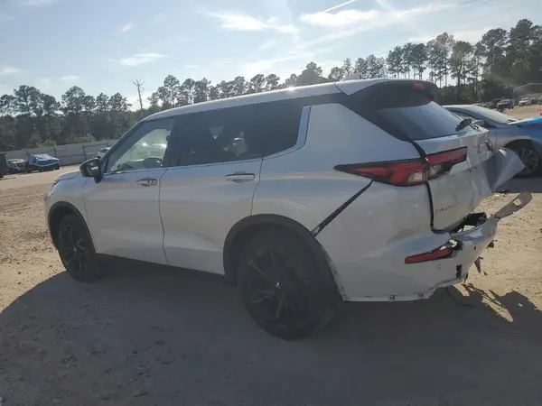JA4J3VA81RZ028390 2024 MITSUBISHI OUTLANDER - Image 2