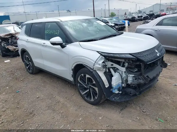 JA4J3VA81RZ030124 2024 MITSUBISHI OUTLANDER - Image 1