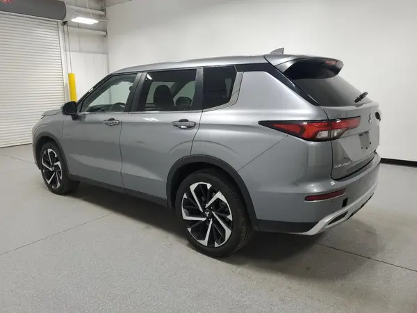 JA4J3VA81RZ046467 2024 MITSUBISHI OUTLANDER - Image 2