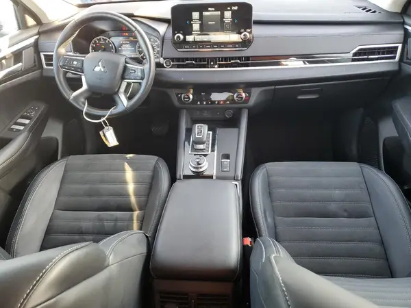 JA4J3VA81RZ072695 2024 MITSUBISHI OUTLANDER - Image 8