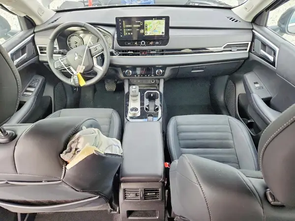 JA4J3VA81SZ056163 2025 MITSUBISHI OUTLANDER - Image 8