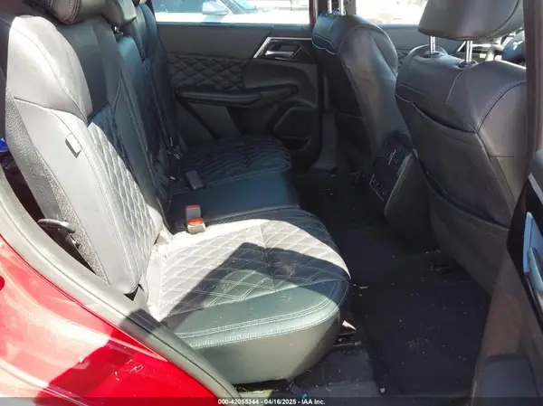 JA4J3VA82PZ017718 2023 MITSUBISHI OUTLANDER - Image 8
