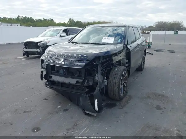 JA4J3VA82RZ006589 2024 MITSUBISHI OUTLANDER - Image 2